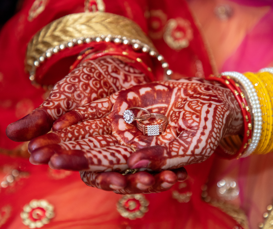 Mehndi-poetry-expresses-emotions