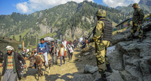 जम्मू-कश्मीर: भारी बारिश के कारण बालटाल मार्ग पर अमरनाथ यात्रा स्थगित