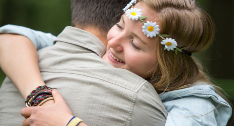 Hug day quotes in hindi​
