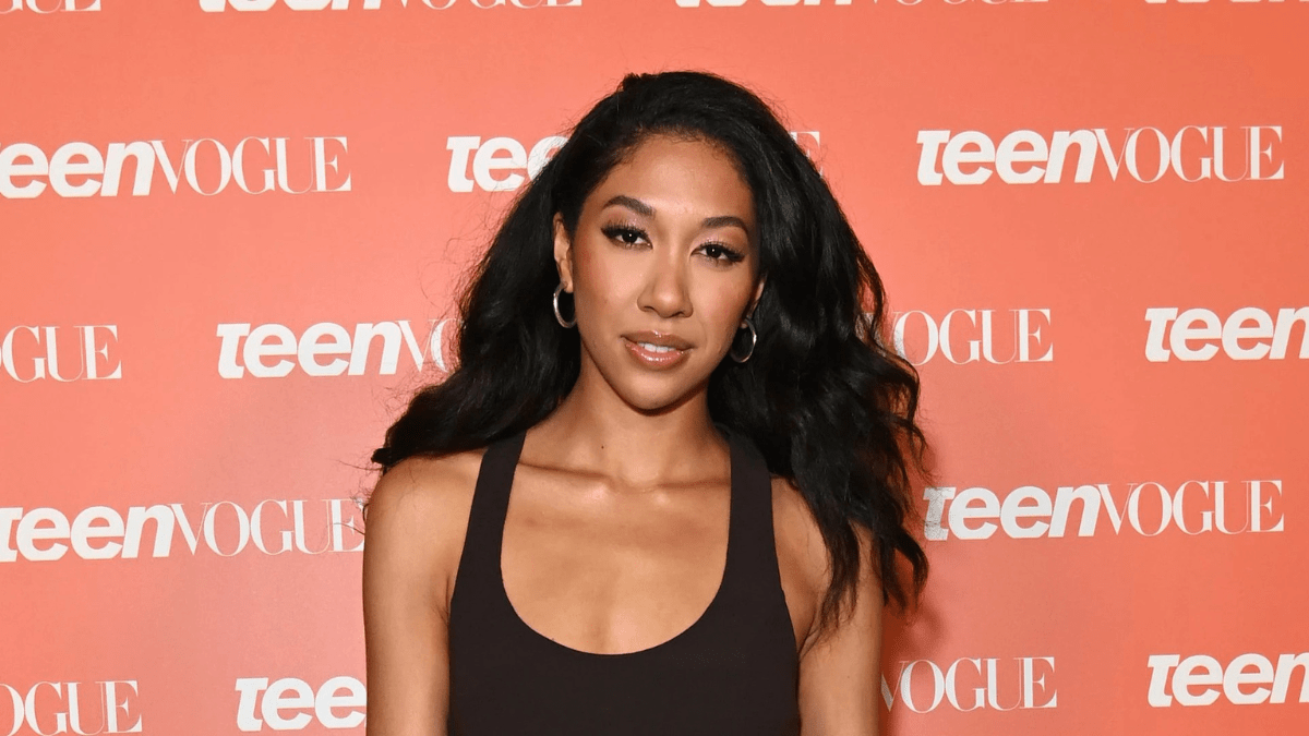 Aoki Lee Simmons