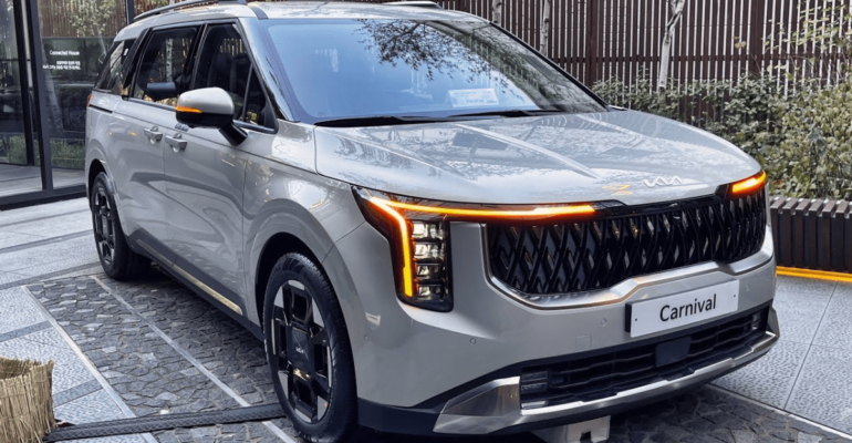 2025 Kia Carnival