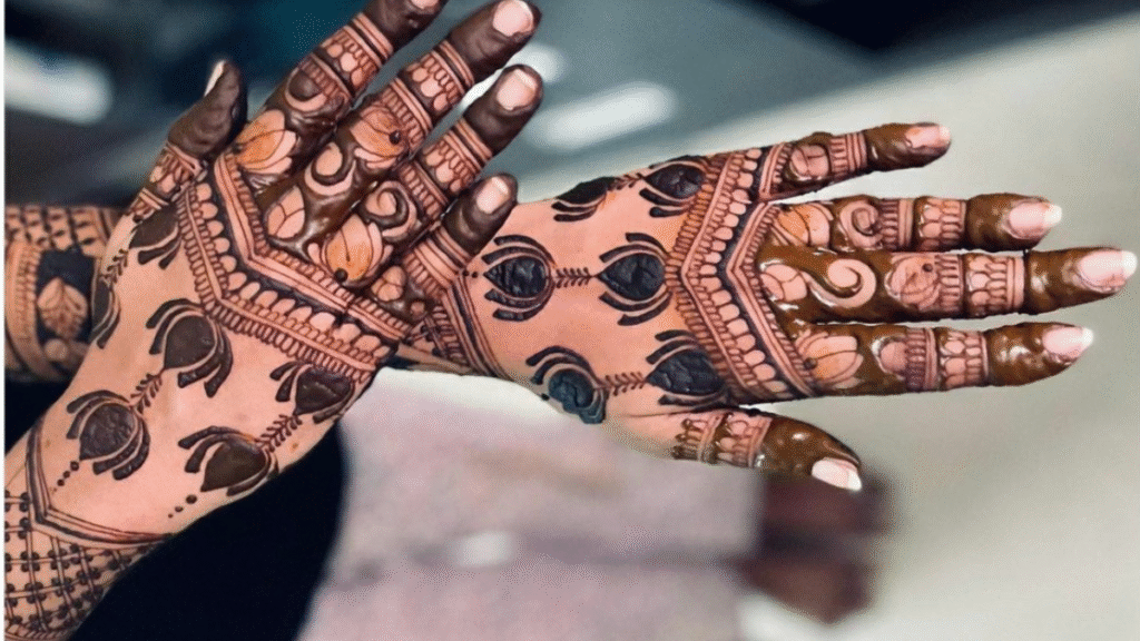 Arabic Back Hand Mehndi Design